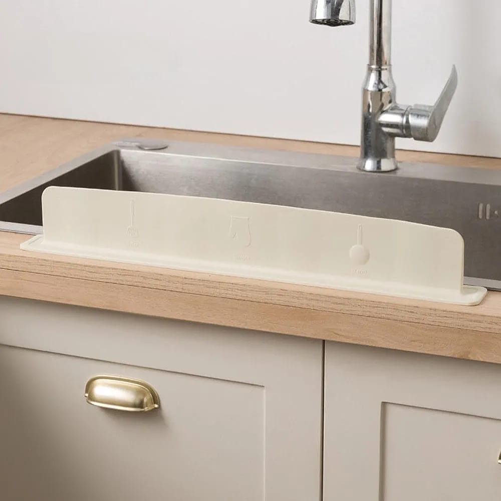 Kitchen Sink Splash Guard – Self-Adhesive Silicone Water Barrier